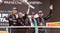 MONZA - George Russell (Mercedes-AMG PETRONAS Formula One Team), Andrea Kimi Antonelli (Mercedes-AMG PETRONAS Formula One Team) en Max Verstappen (Oracle Red Bull Racing) op het podium na afloop van van de Grote Prijs van Italië op het Autodromo di Monza. SANDER KONING / ANP