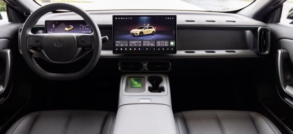 Cockpit van de Leapmotor B05