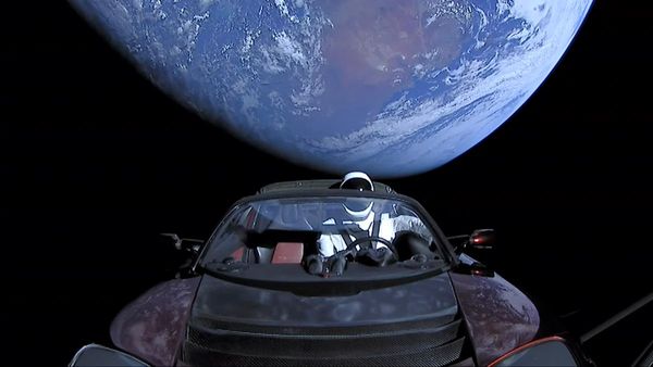 Elon Musk, ruimte, tesla model 3