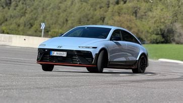 Hyundai Ioniq 6 N EV elektrische auto Tesla Model 3 Performance