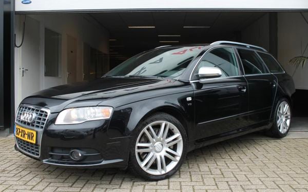Audi S4 Avant B6