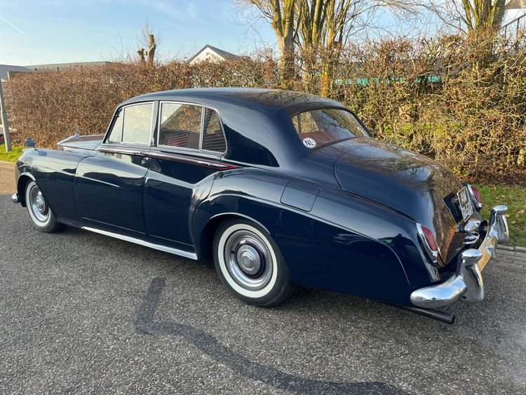 Deze Europese occasion was de eerste auto van Donald Trump