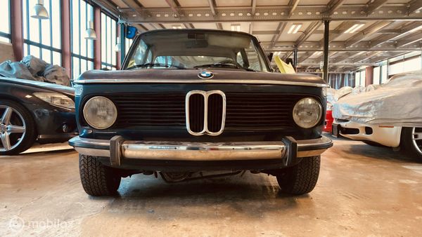 James Bond, BMW 2002 tii, occasions