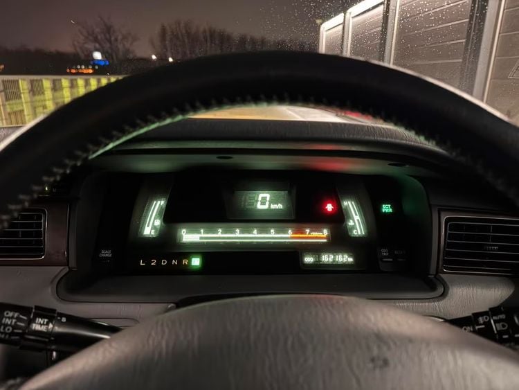 Deze betrouwbare luxeauto is gemaakt voor CEO’s, maar rijd je nu voor een fractie van de nieuwprijs