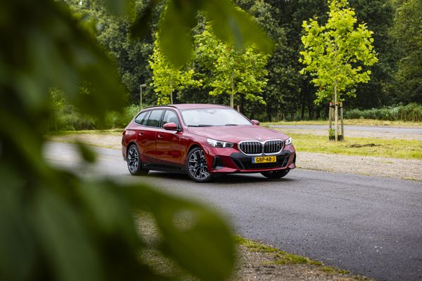 BMW i5