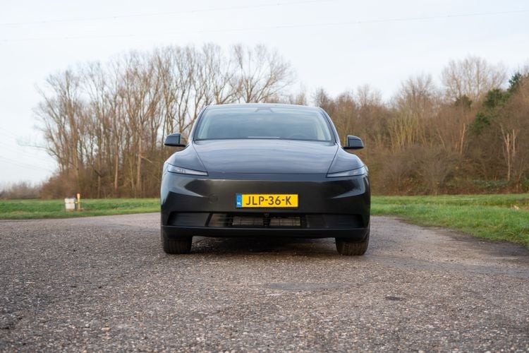 Tesla Model Y Standard rijtest test review