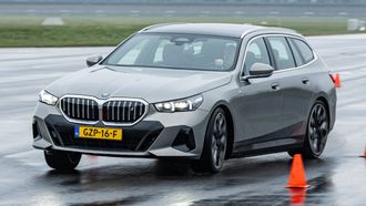 Audi A6 e-tron vs. BMW i5: wat is de beste zakenstation?