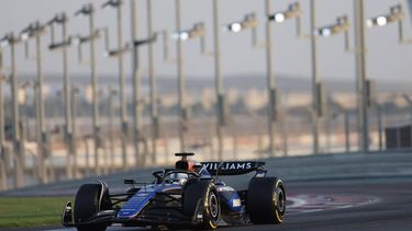 epa11768367 Williams driver Carlos Sainz Jr. of Spain during the Formula One post-season test session at the Yas Marina Circuit racetrack in Abu Dhabi, United Arab Emirates, 10 December 2024.  EPA/ALI HAIDER