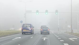 verkeerslicht verkeerslichten stoplicht stoplichten groen licht kruising kruispunt toeteren claxonneren boete boetes bekeuring