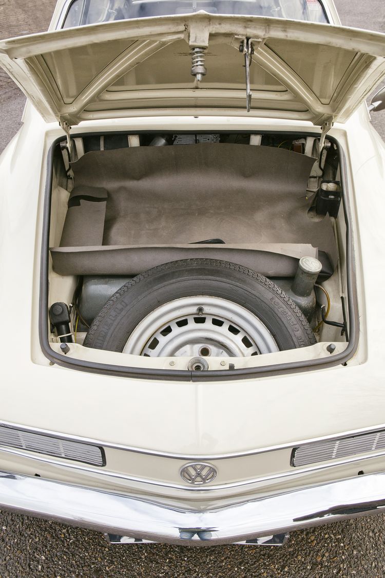 Volkswagen Karmann Ghia Touring Coupé
