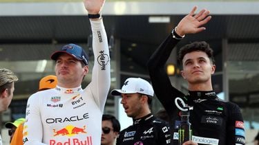 epa11764467 Red Bull Racing driver Max Verstappen of Netherlands and McLaren driver Lando Norris of Britain wave during drivers parade ahead of the Formula One Abu Dhabi Grand Prix, at the Yas Marina Circuit racetrack in Abu Dhabi, United Arab Emirates, 08 December 2024.  EPA/ALI HAIDER