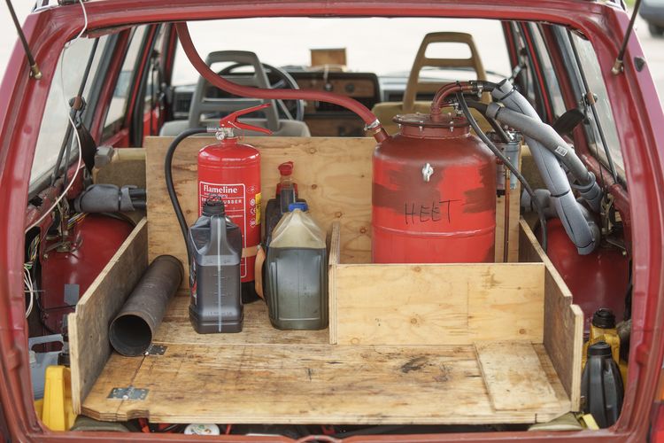 Volvo 240, brandstof, plastic afval