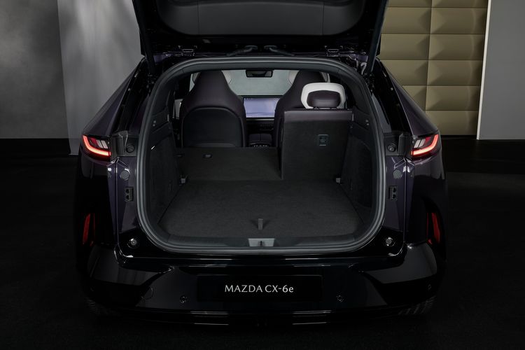 Is deze Mazda CX-6e het betere alternatief voor de Tesla Model Y?