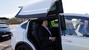 Tesla, Autopilot, Elon Musk