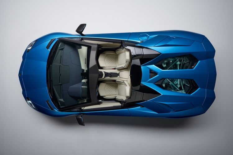 lamborghini-aventador-s-roadster-05