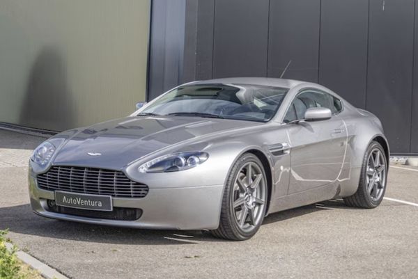 Aston Martin V8 Vantage occasion tweedehands auto supercar supercars