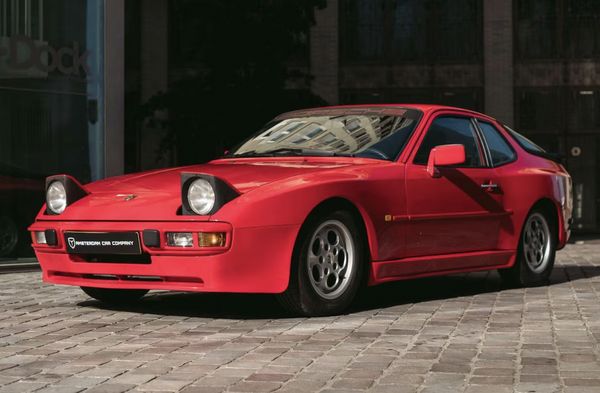 Porsche 944