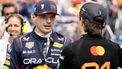 BARCELONA - Max Verstappen (Red Bull Racing) in gesprek met Oscar Piastri (McLaren) op het Circuit de Barcelona-Catalunya na afloop van de kwalificatie voor de Grand Prix van Spanje. ANP SANDER KONING