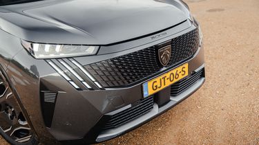 Peugeot e-3008 EV-transitie elektrische auto elektrisch rijden EU Europa CEO Alain Favey