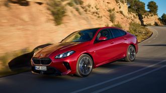 Review BMW 220: twee geloven op één kussen…