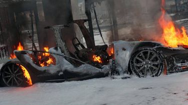 Uitgebrande elektrische auto