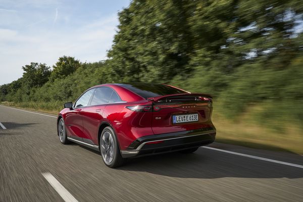 Mazda 6e