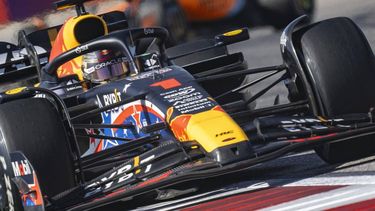 2023-10-22 23:12:33 Red Bull Racing's Dutch driver Max Verstappen races during the 2023 United States Formula One Grand Prix at the Circuit of the Americas in Austin, Texas, on October 22, 2023.  
Jim WATSON / AFP