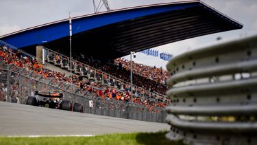ZANDVOORT - Max Verstappen (Red Bull Racing) tijdens de eerste vrije training, voorafgaand aan de F1 Grand Prix van Nederland op het Circuit van Zandvoort. ANP SEM VAN DER WAL