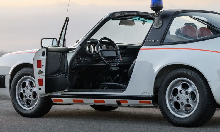Porsche 911 Targa Rijkspolitie verkeerspolitie politie veiling recordbedrag The Quail Auction