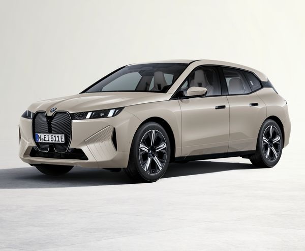 BMW iX xDrive45