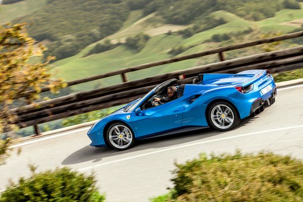 FERRARI 488 SPIDER