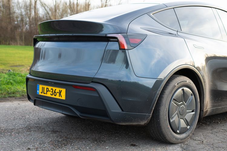 Tesla Model Y Standard rijtest test review