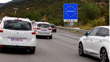 Gruwelijk lelijke roze kentekenplaten sinds 2026 in Frankrijk