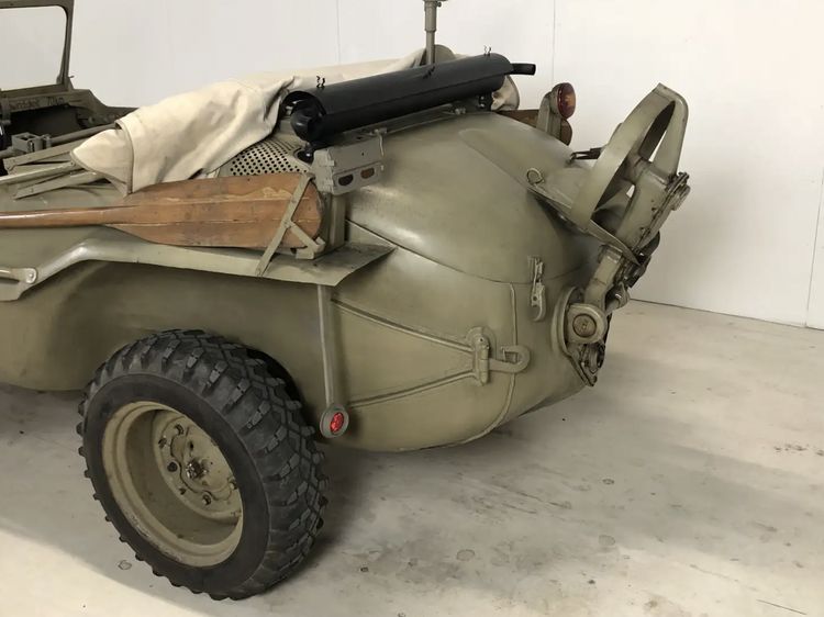 Volkswagen Schwimmwagen occasion tweedehands auto varen rijden amfibievoertuig duurste Volkswagen VW Nederland