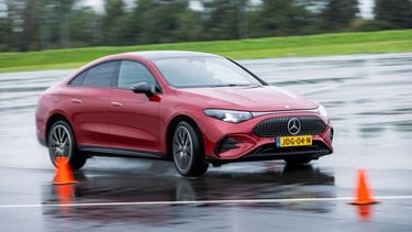 DS 8 vs Mercedes-Benz CLA: wat is de beste premium?
