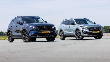Mazda CX-5 en Renault Espace op de testbaan