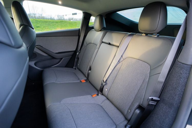 Tesla Model Y Standard rijtest test review