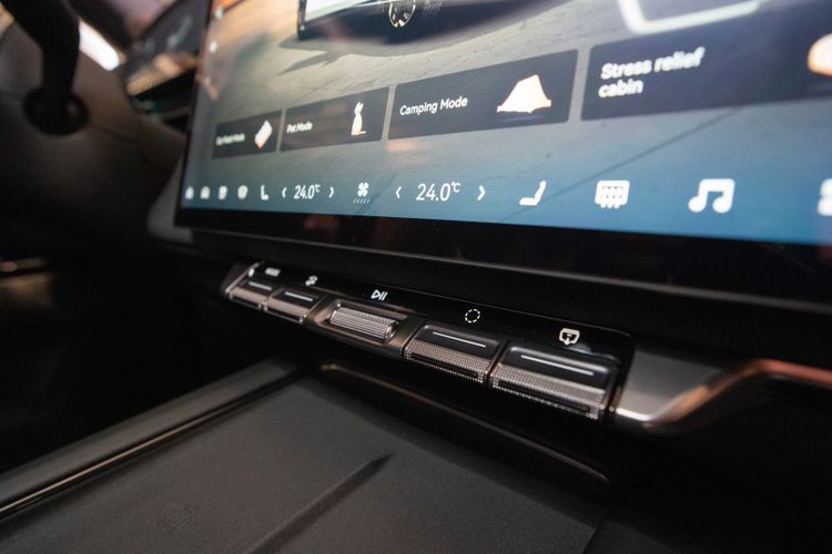 Zeekr 7X Tesla Model Y EV elektrische auto