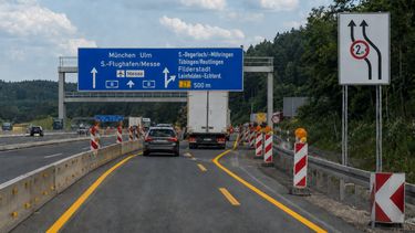 baustelle baustellen wegwerkzaamheden Duitsland politie polizei boete bekeuring te breed brede auto vakantie