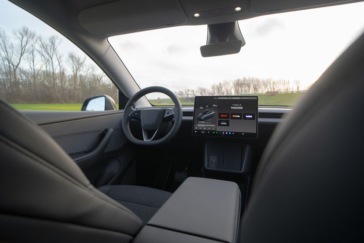 Tesla Model Y Standard rijtest test review