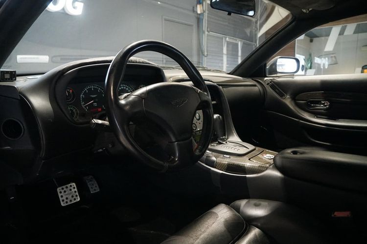 Aston Martin rijden voor het geld van een Golf: deze occasion kan het