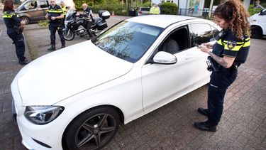 file afsnijden tankstation beboeten