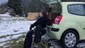 Emma droomde van een camper, dus bouwde ze haar Twingo om voor 300 euro