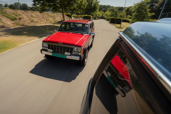 Jeep Cherokee XJ Mitsubishi Pajero 4x4 offroad occasion tweedehands auto