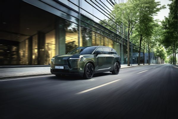 Lexus komt met gigantische 6-zits TZ-SUV naar Nederland, maar hij loopt nu al achter