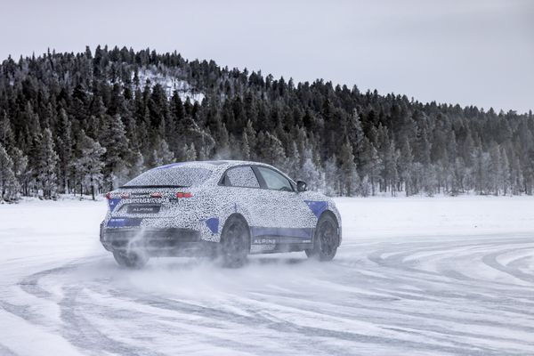 Alpine A390