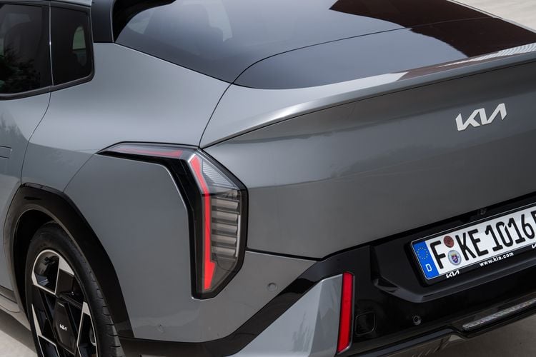 Achterkant van controversiële Kia houdt de gemoederen bezig