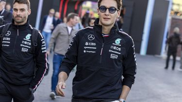 epa11732072 British driver George Russell of Mercedes-AMG Petronas arrives to the paddock on media day for the Formula One Las Vegas Grand Prix in Las Vegas, USA, 20 November 2024. The 2024 Formula One Las Vegas Grand Prix is held at the Las Vegas Strip Circuit on 24 November.  EPA/SHAWN THEW