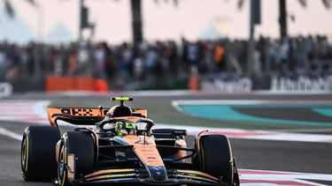 McLaren's Britse coureur Lando Norris neemt deel aan de Formule 1 Grand Prix van Abu Dhabi op het Yas Marina Circuit in de Emirati-stad op 26 november 2023. Jewel SAMAD / AFP