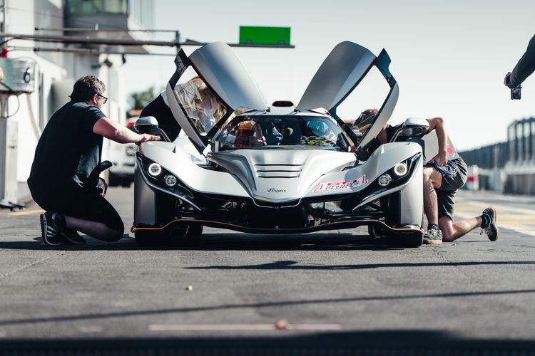 Praga Bohema hypercar test rijtest Autovisie